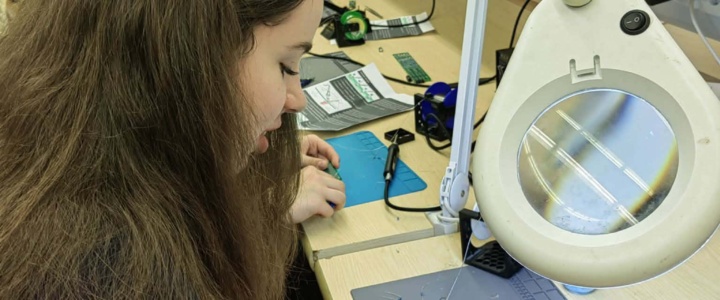 Žáci 8. třídy se dnes zúčastnili projektového dne na střední škole Nerudovka